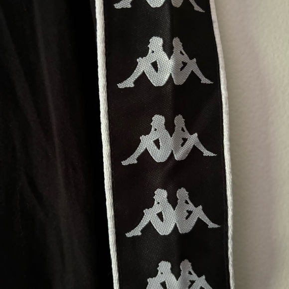 NWT Women’s Medium Black and White Crop Top and Legging Kappa Logo Set - Picture 14 of 16
